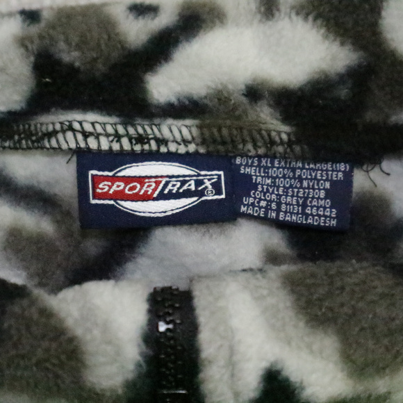 Like New SPORTTRAX Boys Gray Camo Fleece Vest - Picture 3 of 7